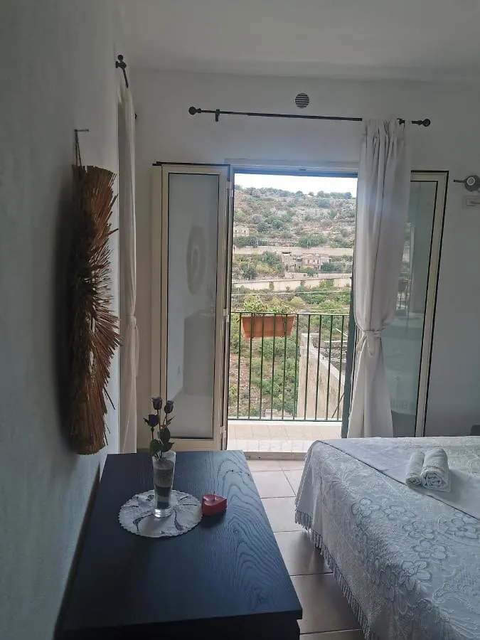 Balcone Barocco. Villa Modica Holiday home