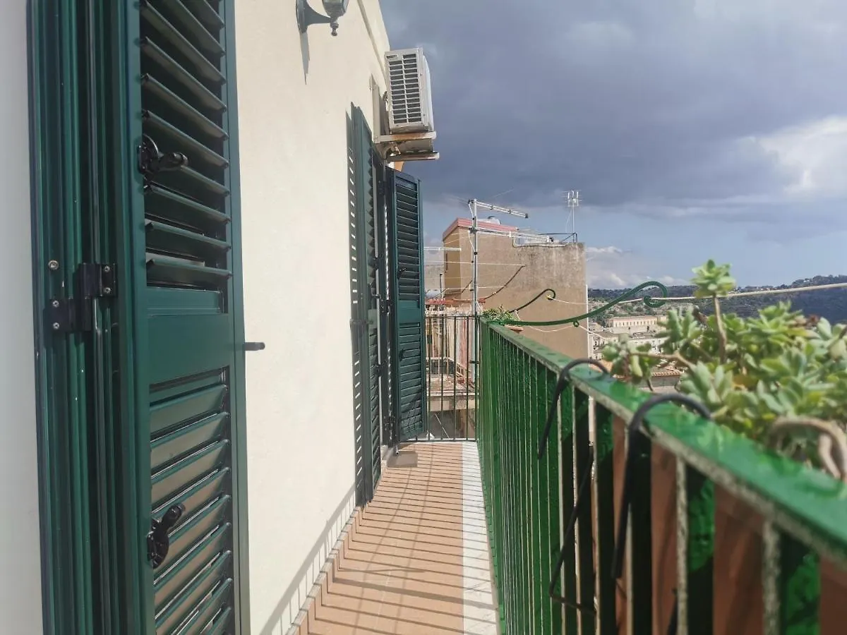 Balcone Barocco. Villa Modica